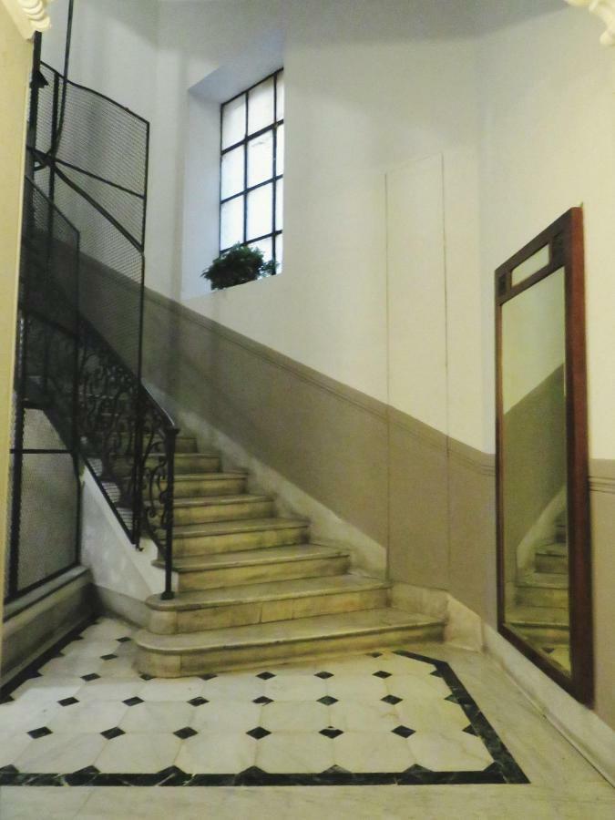 Central Chic Apartment Genoa Exterior photo