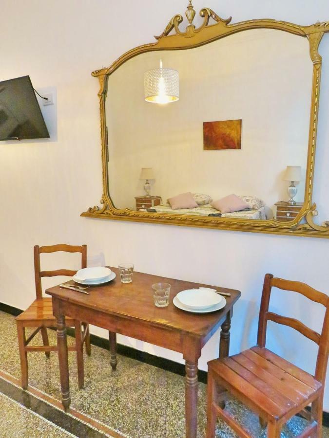 Central Chic Apartment Genoa Exterior photo