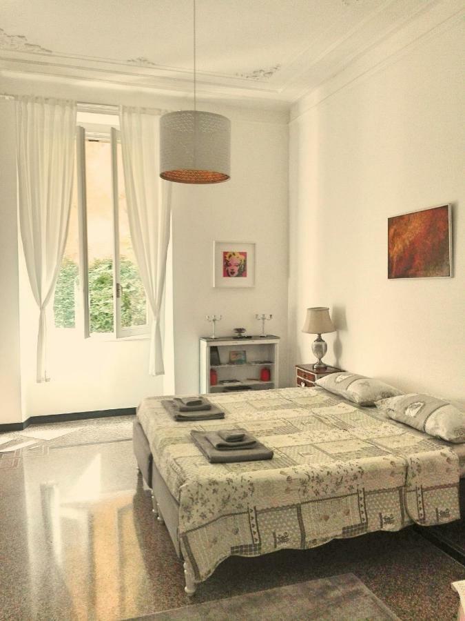 Central Chic Apartment Genoa Exterior photo